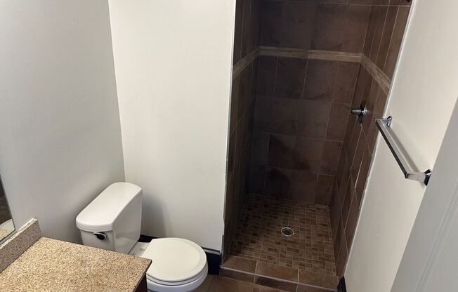 1 bed, 1 bath, 505 sqft, $995, Unit Apt #4