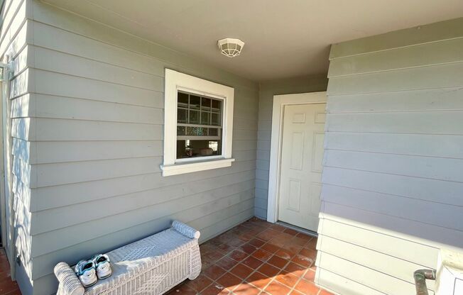 Spacious 2 Bedroom Flat with Sunny Outdoor Patio in Downtown SLO