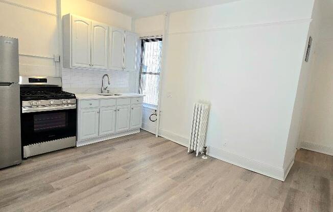 1 bed, 1 bath, $2,400, Unit 1F