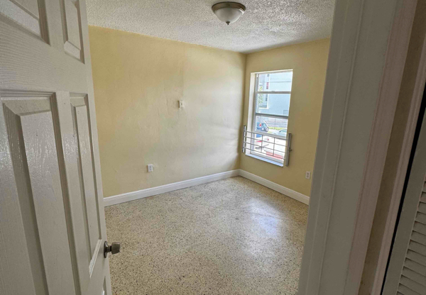 944 NW 6 ST