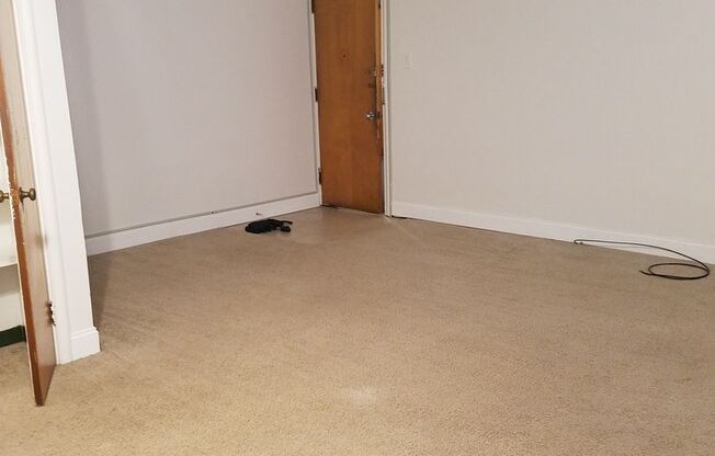 2 beds, 1 bath, 800 sqft, $1,720, Unit 6224 Fifth Ave. #115F