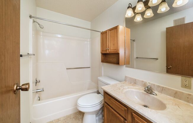 1 bed, 1 bath, 738 sqft, $865, Unit 3000-303