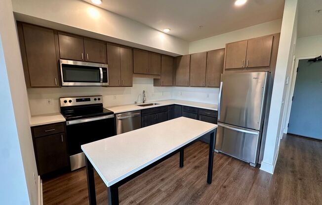 1 bed, 1 bath, 560 sqft, $1,675, Unit 310