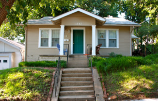 1337 E 17 PL