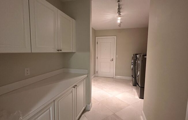 2 beds, 2.5 baths, $4,500, Unit UNIT 1706