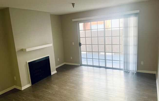 1 bed, 1 bath, 650 sqft, $2,450