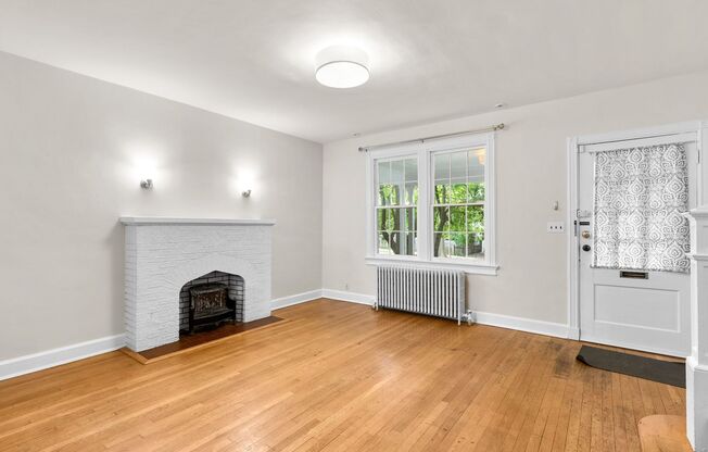 3 Bed 2 Bath - Glover Park Row Home - Finished Basement