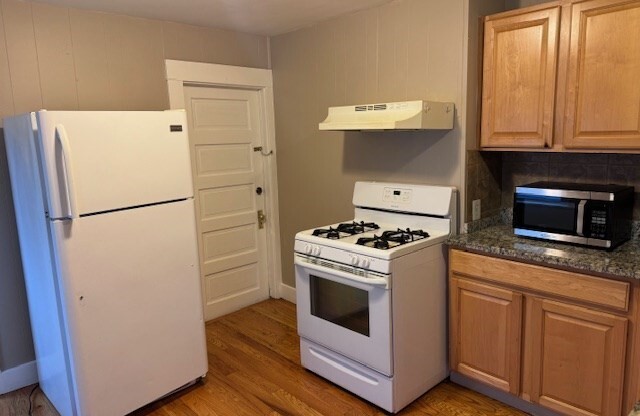 2 beds, 1 bath, 1,050 sqft, $2,450, Unit 1