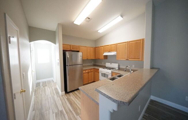 2 beds, 2 baths, $1,595, Unit Parcel #: 176-20-713-325