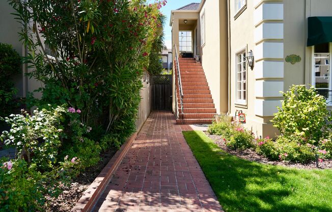 Charming & Spacious 3BR/2BA Lower-Level Home in Prime Baywood Location