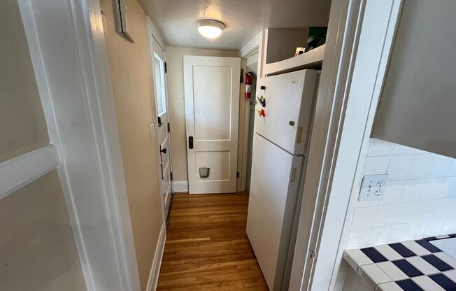 3 beds, 1 bath, $1,995