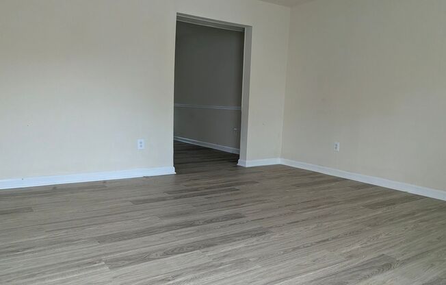 Charming 3 Bed And 1.5 Bath Townhome In Georgetown South