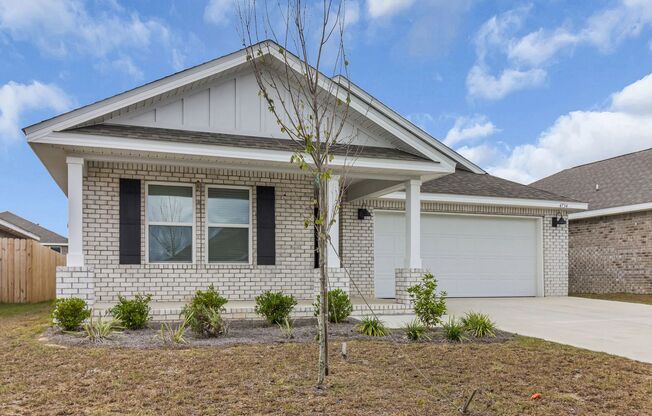 5 Bedrooms in Crestview!!