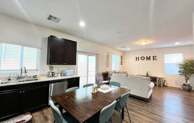 5276 Sherwood Forest Lane, Las Vegas, NV 89122