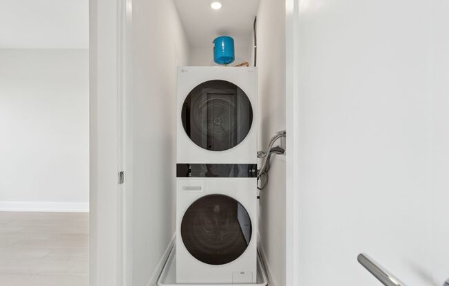 Studio, 1 bath, 360 sqft, $1,515, Unit Unit 614