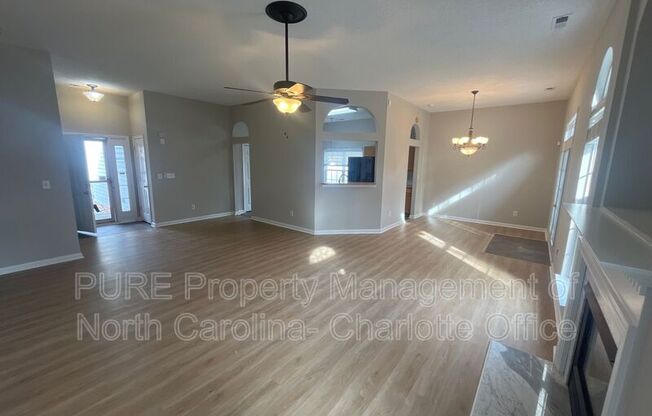 5895 BROOKSTONE DR NW