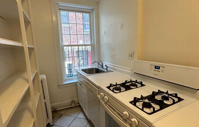 Studio, 1 bath, 525 sqft, $1,950, Unit 112