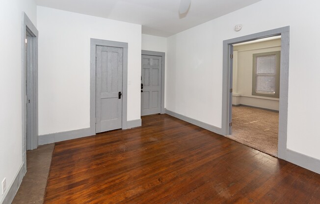 Beautiful 1b Apartment Located in Downtown LBC - All utilities included !!!!