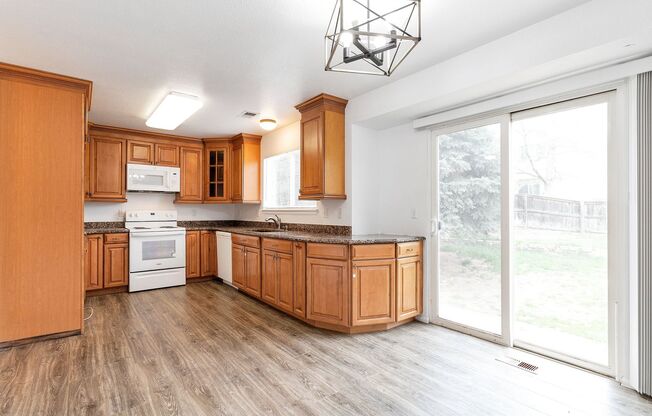 Long Realty & Property Management - Newly Updated 3 Bedroom in Highlands Ranch