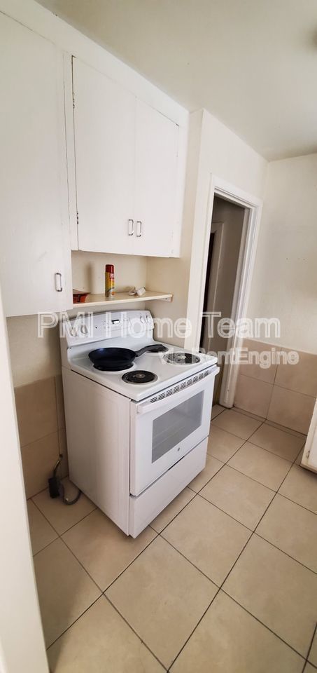 889 BEL MAR DR