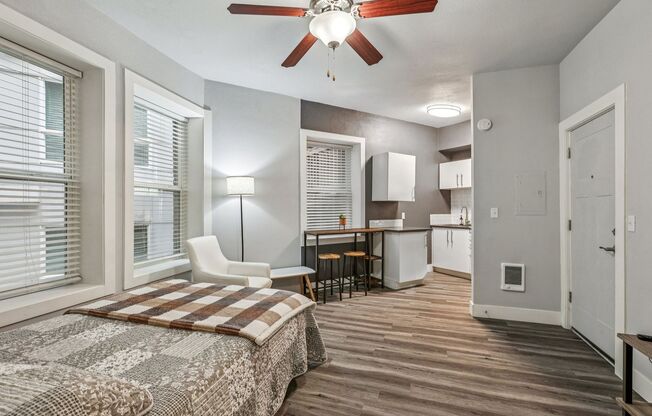 Studio, 1 bath, 375 sqft, $1,425, Unit 209