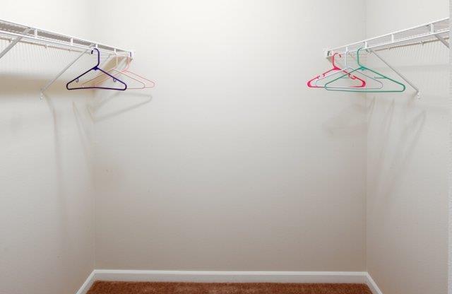 The Landing Apartments Model Townhome Walk In Closet