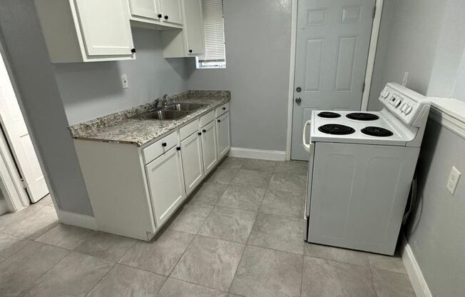 2 beds, 1 bath, 750 sqft, $950