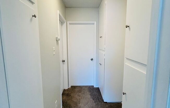 2 beds, 1 bath, $2,395, Unit 04