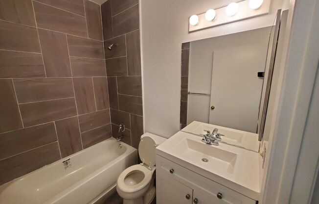 1 bed, 1 bath, 700 sqft, $1,995, Unit 102