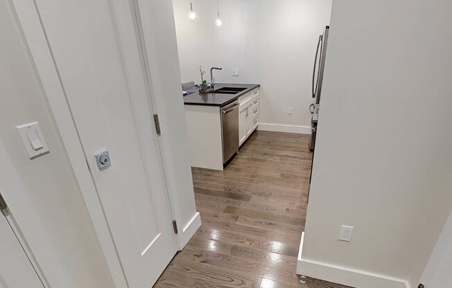 1 bed, 1 bath, $3,200, Unit 305