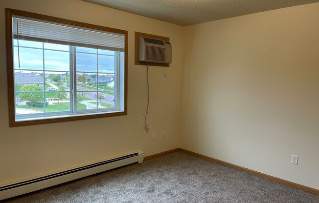 3 beds, 2 baths, 1,170 sqft, $1,345, Unit 5160-211