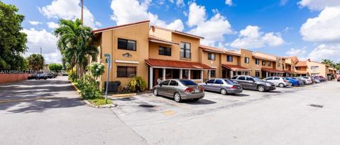 2740 W 61 ST