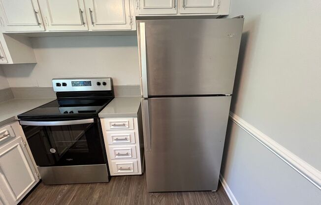 2 beds, 1 bath, 800 sqft, $899, Unit 108
