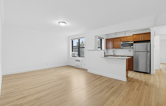 4501 BROADWAY