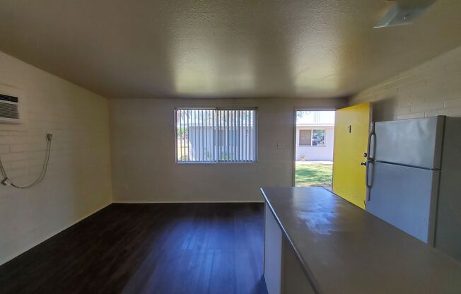 Studio, 1 bath, 320 sqft, $995, Unit 1