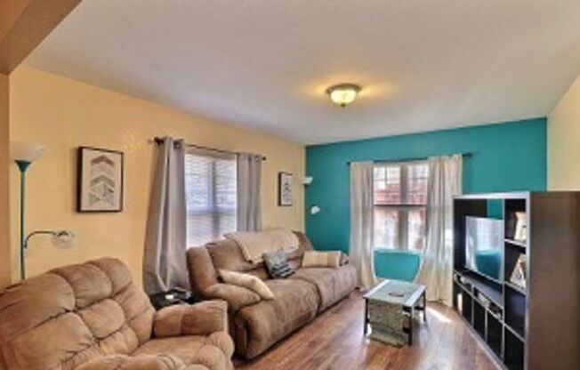 1201 16th Ave (DUPLEX)