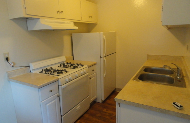 1 bed, 1 bath, 400 sqft, $1,750, Unit 01