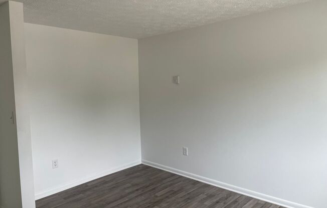 2 beds, 1 bath, $825, Unit 1818 #3