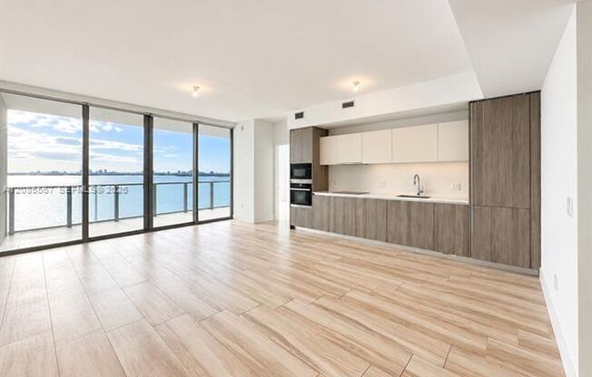 2 beds, 2.5 baths, $6,200, Unit # 1104