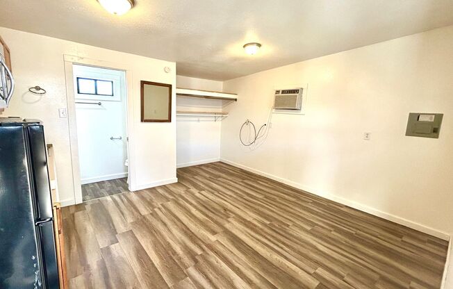 1 bed, 1 bath, 500 sqft, $599, Unit Unit 4