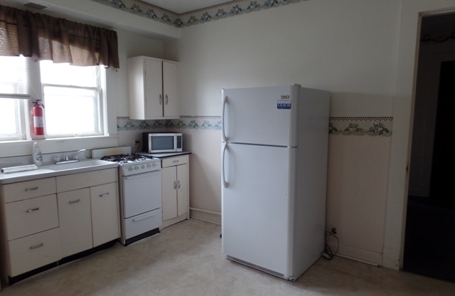 1 bed, 1 bath, 588 sqft, $675