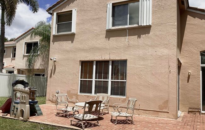 19440 SW 2ND ST #19440 PEMBROKE PINES, FL 33029