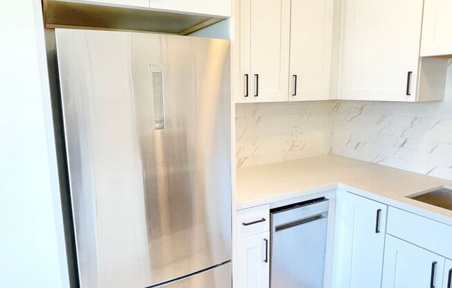 171 (1556 Great Highway)