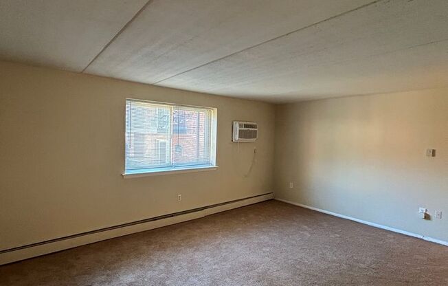 1 bed, 1 bath, 734 sqft, $1,350, Unit K05