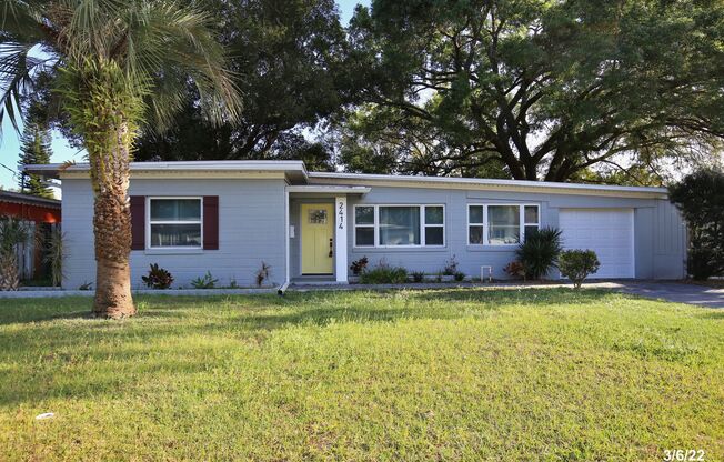 Beautifully Renovated 2/1 Ranch-Style Home with a Large Fenced Backyard and 1 Car Garage and in Colonial Acres Neighborhood - Orlando!