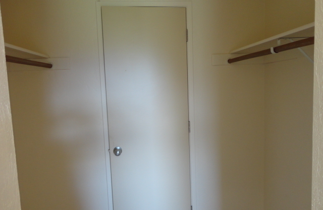 2 beds, 1.5 baths, 1,100 sqft, $1,697, Unit 1815