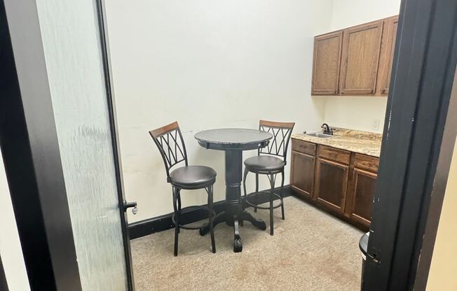 Studio, 1 bath, 150 sqft, $400, Unit Suite 205