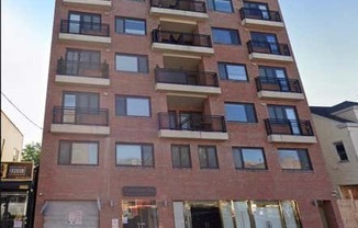 172 18 JAMAICA AVE