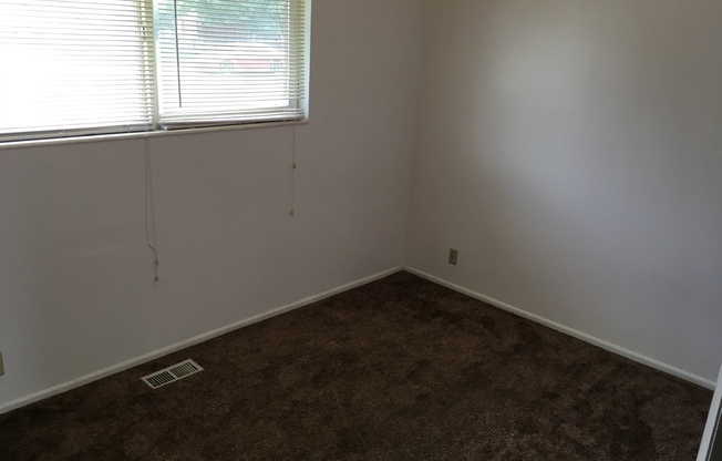 2 beds, 1 bath, 780 sqft, $1,130