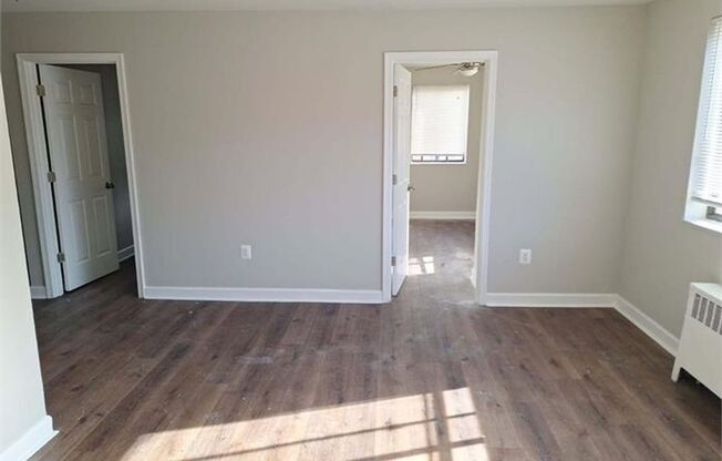 Affordable 2-Bedroom Apartment in Southwest DC – Utilities Included Option Available
